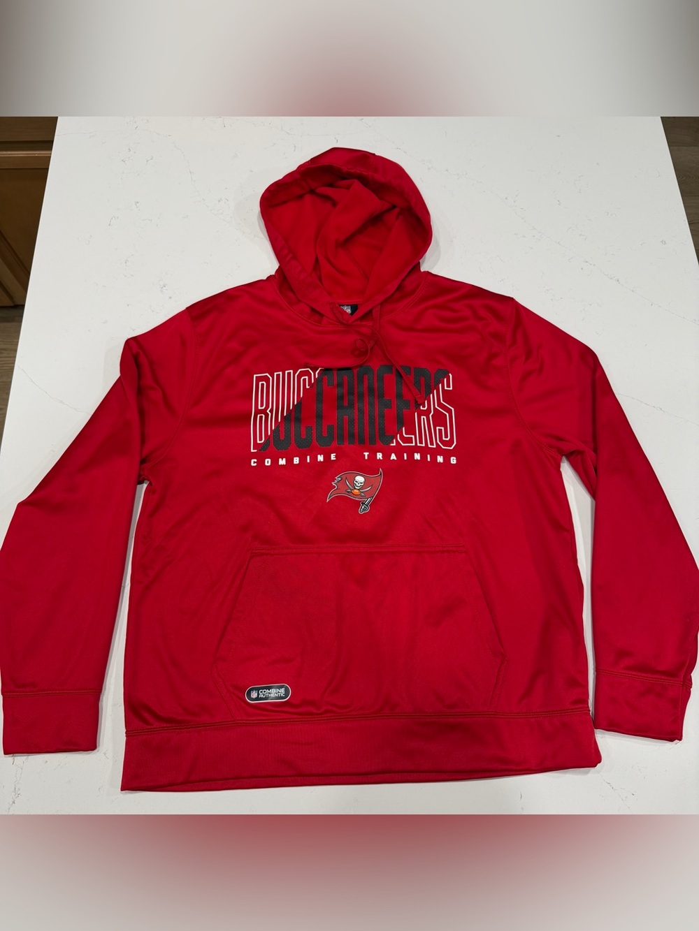 NFL Men’s Tampa Bay Buccaneers Combine Training Pullover Hoodie - XL